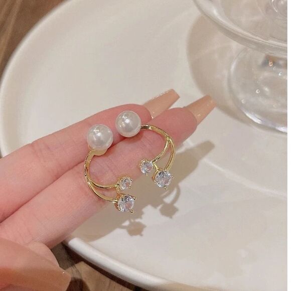 Elegant Gold and Pearl Double Hoop Earrings - Picture 7 of 7